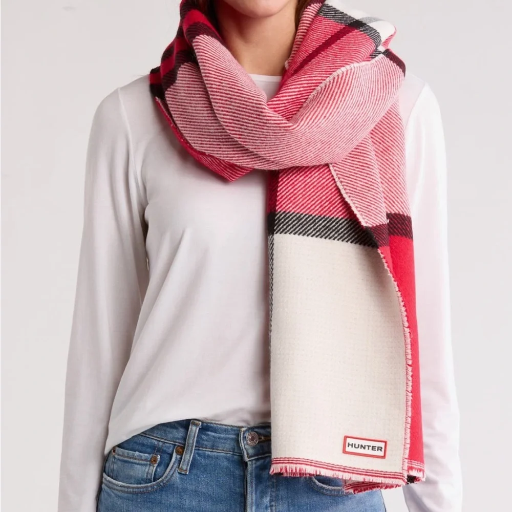 Hunter Heavyweight Red Plaid Scarf. NWT